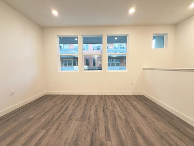 Photo - 1303 Besra Ter