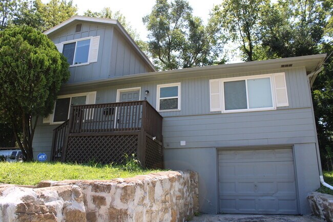 Photo - 4 Bed 1 bath off 635 and State Avenue House