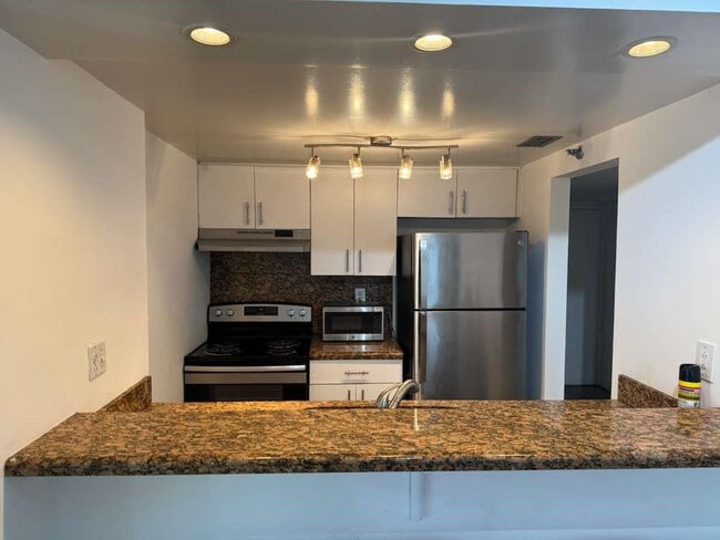 Building Photo - 850 N Miami Ave Unit W703