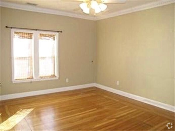 Building Photo - 606 E 6th St Unit 3 Rental