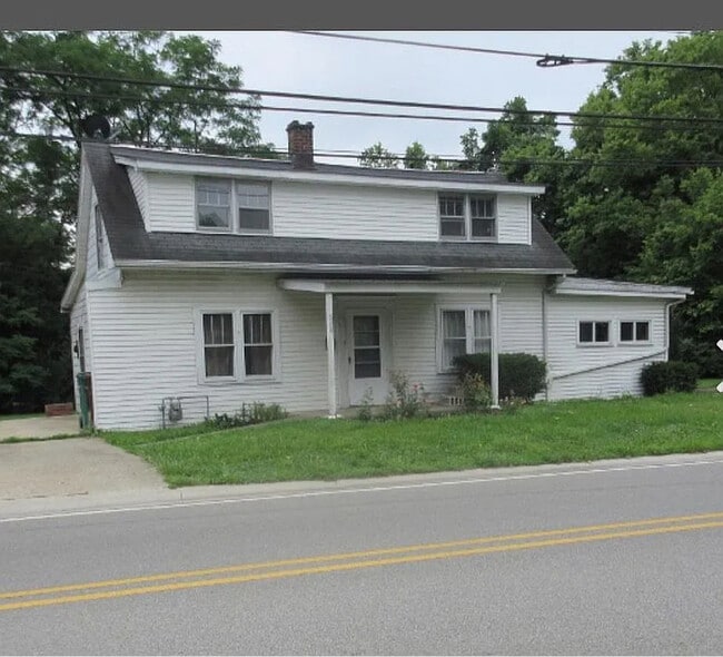 Building Photo - 898 Ridge Ave Rental
