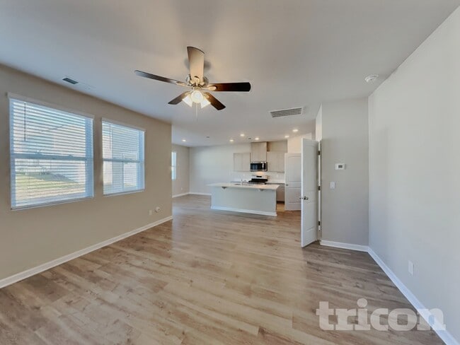 Photo - 1813 Wellwood LN