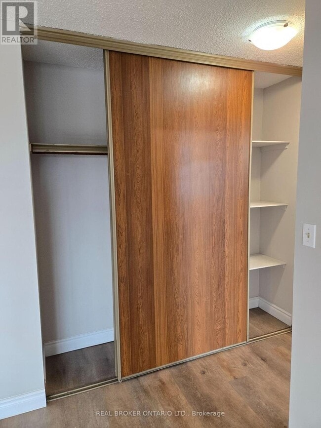 Photo - 97 Nonquon Rd Unité Apt #302