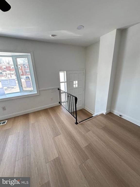 Photo - 3125 Belgreen Terrace