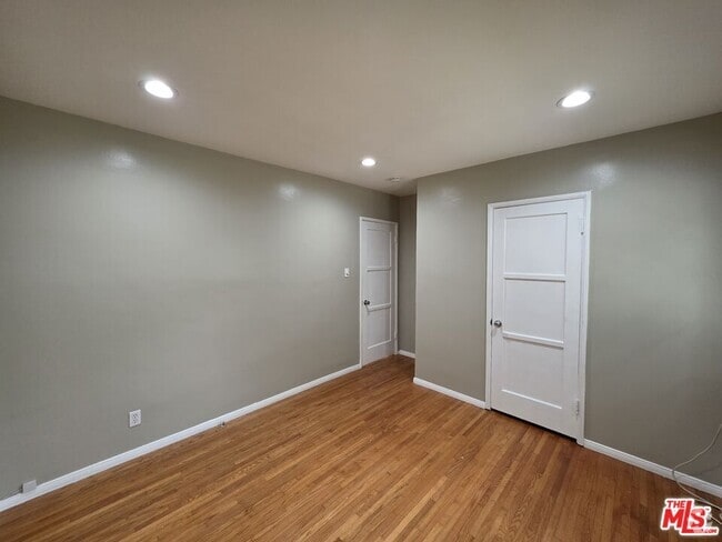 Building Photo - 1430 Franklin St Unit B Rental