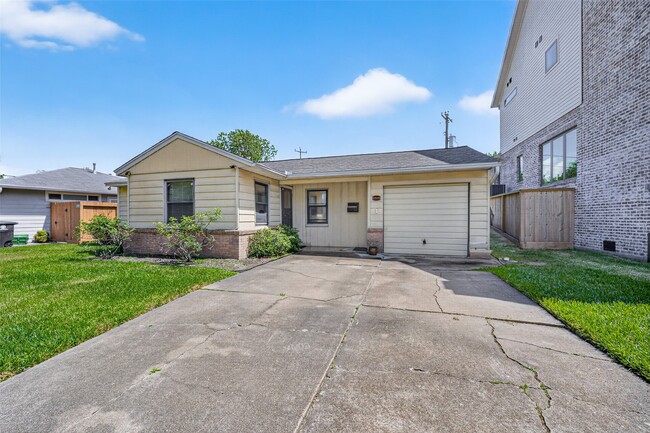 Photo - 5505 Huisache St