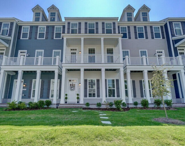 Photo - 3-Bedroom Townhome w/Attached Garage! Avai...