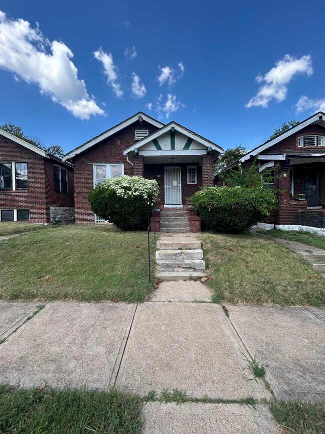 Building Photo - 5431 Arlington Ave