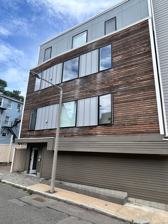 Building Photo - 3 Ardee St Unit 2 Rental