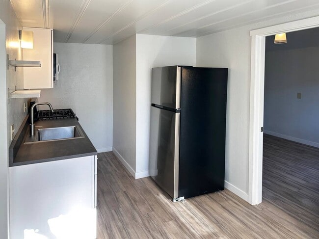 Photo - 848 3rd St Unidad B