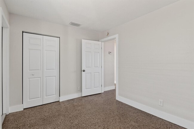 Photo - 58 W 27th St