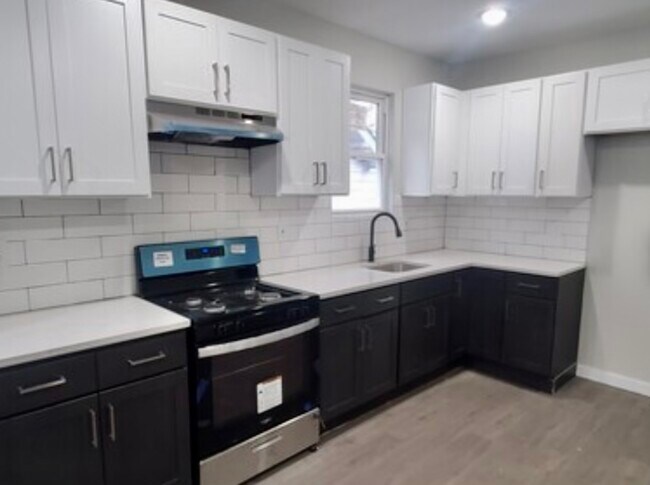 Photo - 1075 Sanford Ave Unit 2