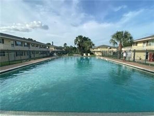 Photo - ANNUAL RENTAL - POINCIANA-2 BED/1 BATH Unit Q-1
