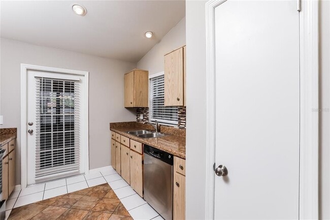 Photo - 231 Lago Vista St