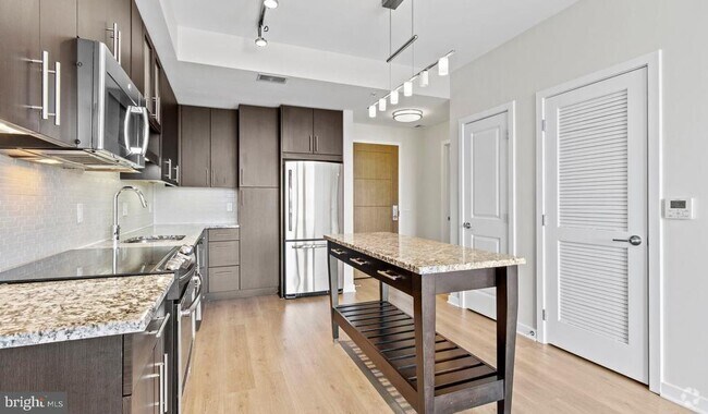 Building Photo - 8300 Wisconsin Ave Unit 1B-625 Rental