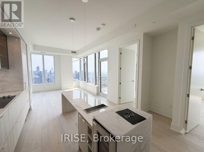 Photo - 11 Yorkville Ave Unit 5909