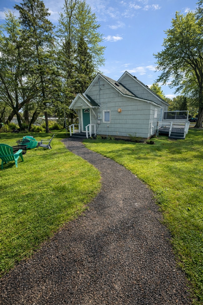 Building Photo - AVAILABLE NOW! - 2 Bed, 1 Bath Home In Superior!