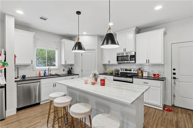 606 Banks St Unidad 1