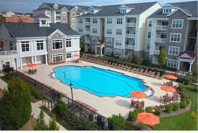 The Elms at Clarksburg Village - The Elms at Clarksburg Village Apartamentos