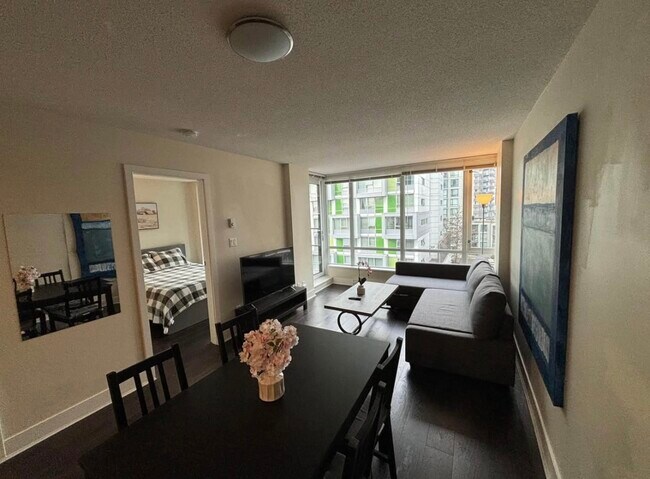 Photo - 1088 Richards St