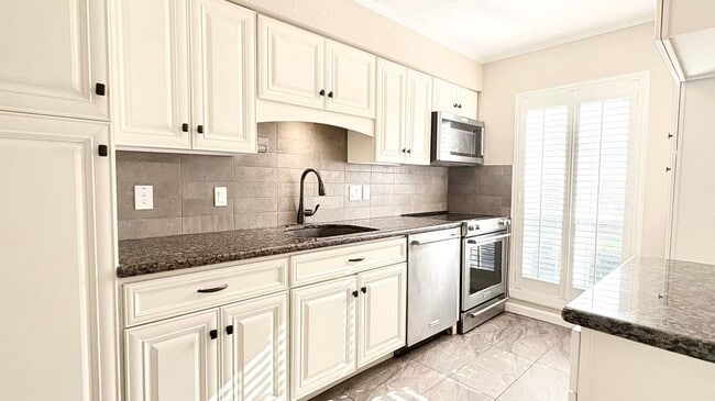 Photo - 12743 Huntingwick Dr Unit 149