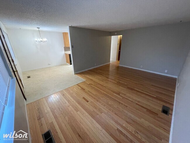 Photo - 1112-1114 W Freemont Ave Unit 1114