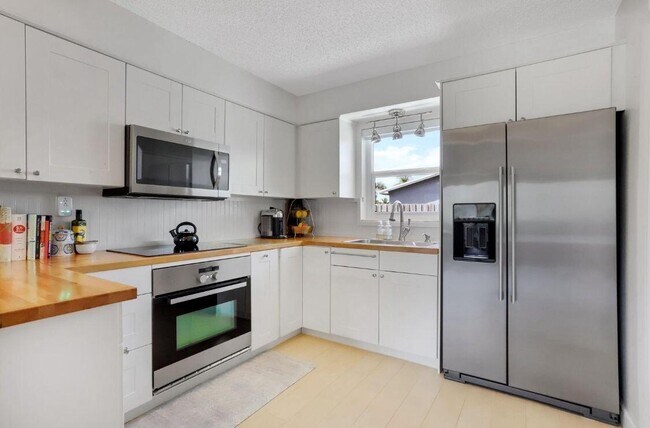 Photo - 7643 Overlook Rd