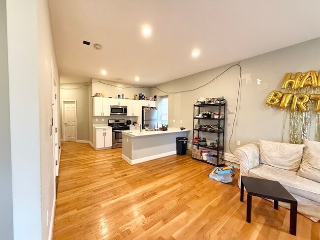 Photo - 301-305-305 Dudley St Unit 3