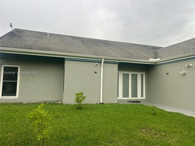 Building Photo - 2730 Cypress Ave