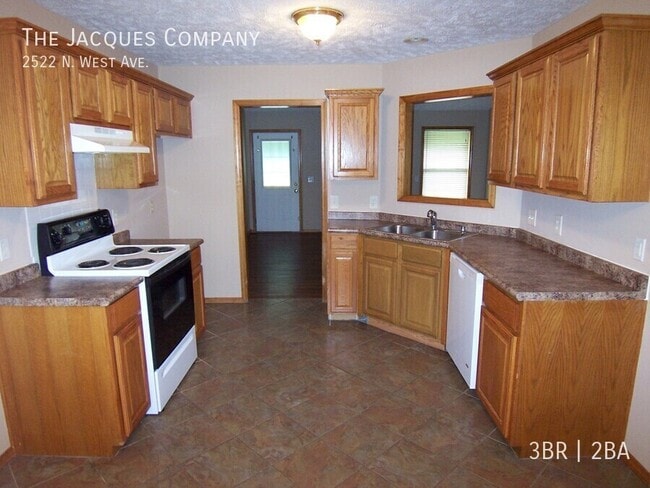 Photo - 2522 N West Ave