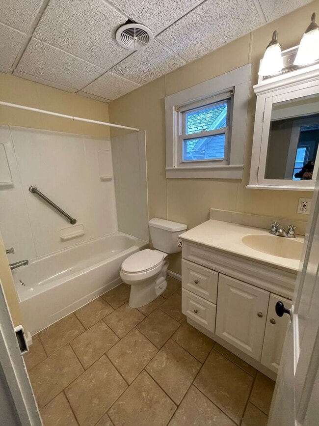 Photo - 118 S 8th St Unidad UPPER