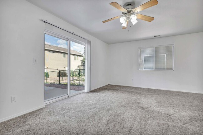 Photo - 2930 Main St Unidad 102