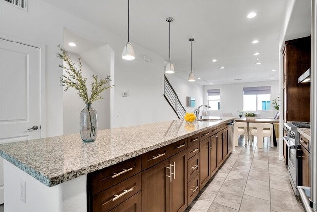 Photo - 1512 W Artesia Sq