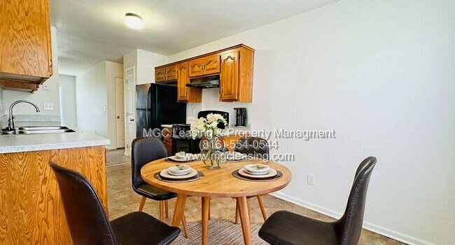 Photo - 3 bedroom Duplex with unique floor plan for rent in the Northland