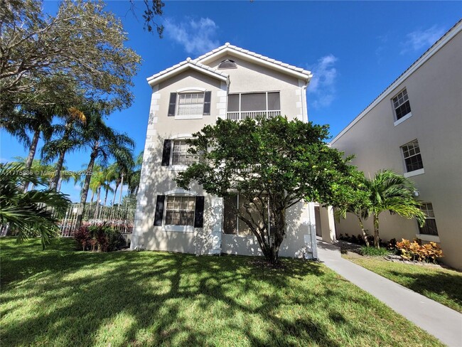 Building Photo - 2861 N Oakland Forest Dr Unit 101 Rental