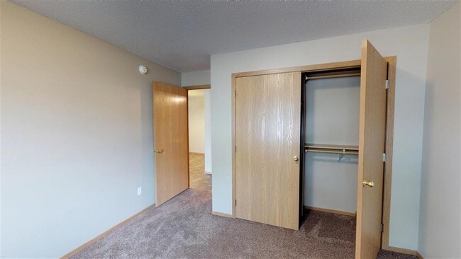 Photo - Oakmont Estates