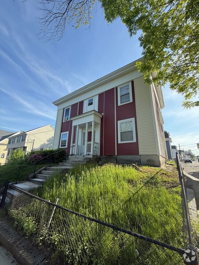 Building Photo - Studio Apartment for Rent – Utilities Incl... Unit 2-6