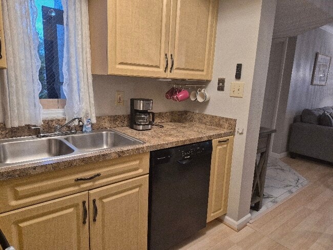 Photo - 19505 Quesada Ave Unidad EE103