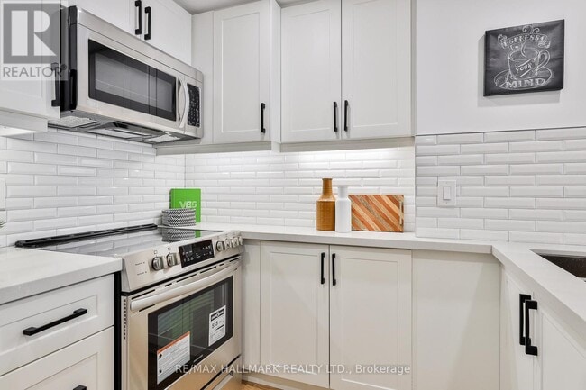 Photo - 117 Gerrard St E Unit 402