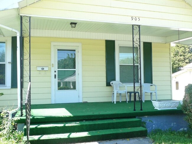 Photo - Charming Home with Large Backyard Near Rad...