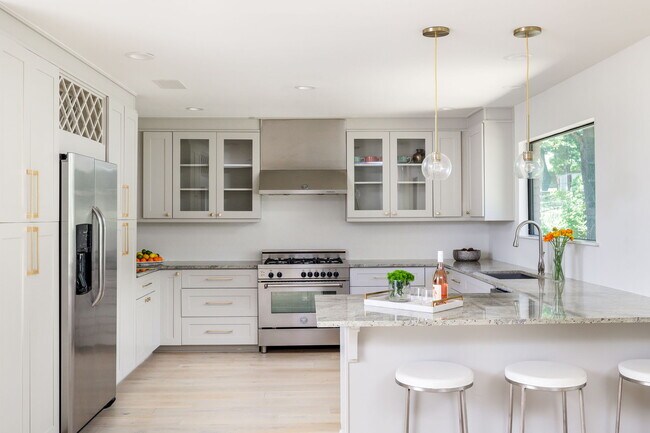 Photo - 2212 East Side Dr