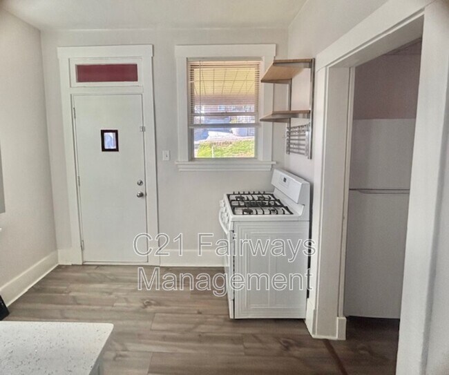 Photo - 2992 Ruthwood Ave