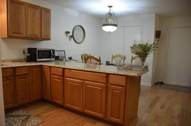 Photo - 815 Ashlawn Pl