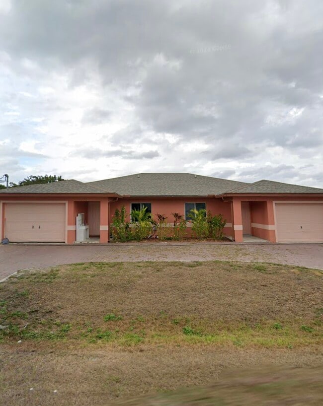 Building Photo - 4718 14th St SW