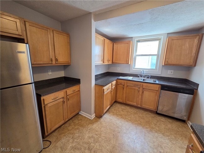 Photo - 3757 Grosvenor Rd