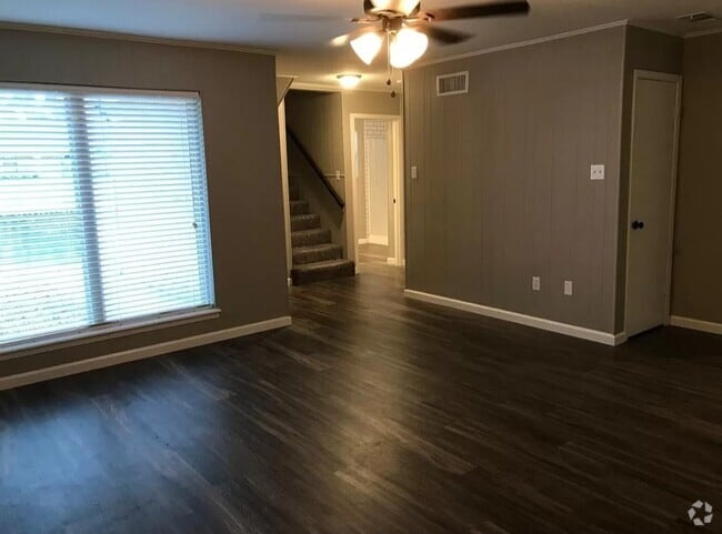 Building Photo - 2907 Greenhills Dr Rental