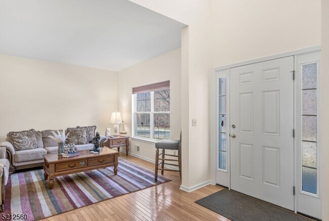 Photo - 706 Skyline Dr