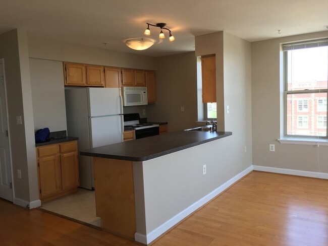 Photo - U Street/Columbia Heights 1 Bedroom with DEN