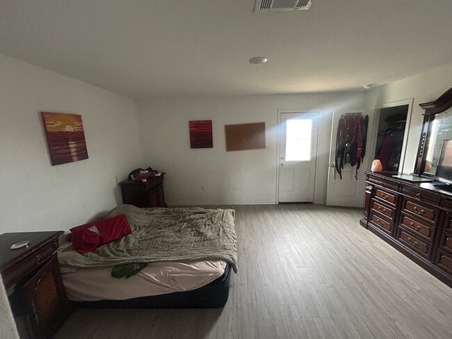 Photo - Room in House on Nube Medina