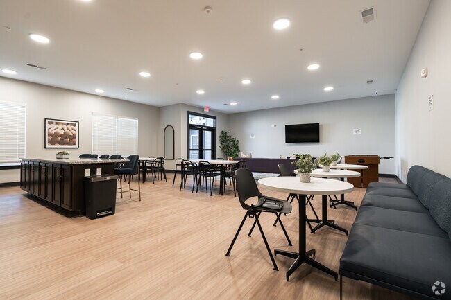 The Eclipse at Russell - Clubhouse - The Eclipse in Russell